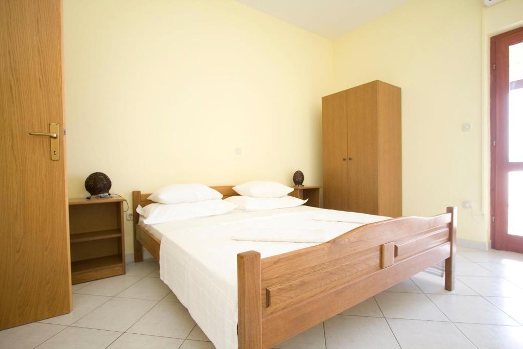 Ella * Omiš